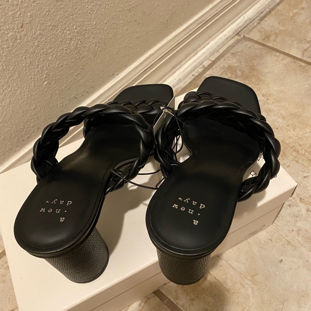 Sandals black women size:9